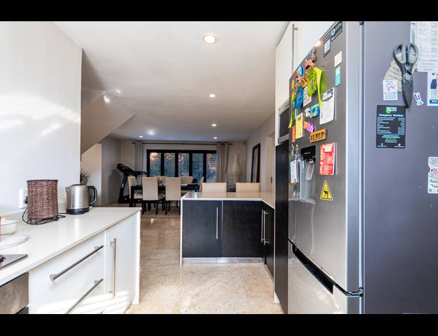4 BEDROOM HOUSE FOR SALE IN WEST BEACH